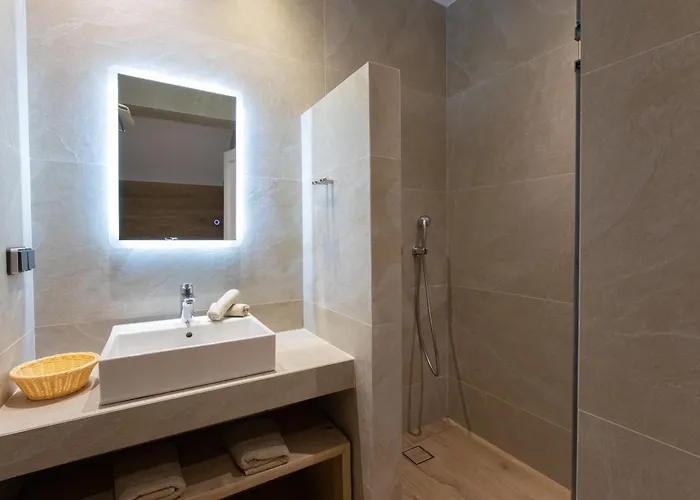 Spitarona Town House - Largest In The Center *