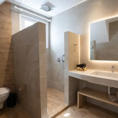 Spitarona Town House - Largest In The Center *