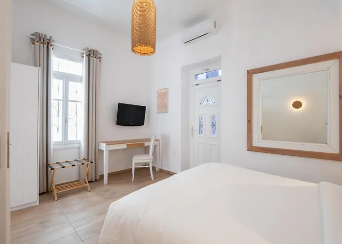 Villa Spitarona Town House - Largest In The Center Mykonos Town