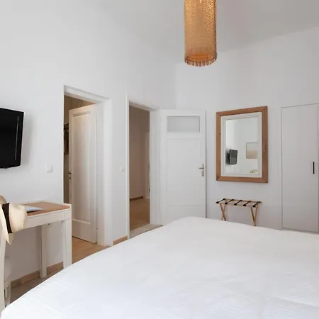 Spitarona Town House - Largest In The Center *