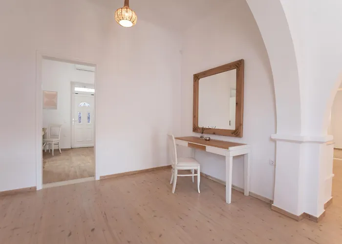 Villa Spitarona Town House - Largest In The Center