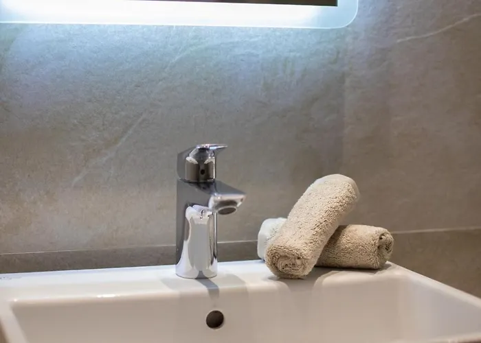 Spitarona Town House - Largest In The Center Villa