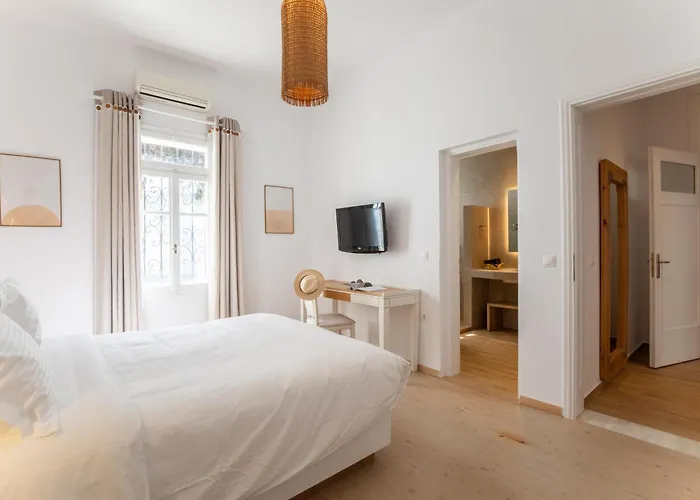 Spitarona Town House - Largest In The Center Villa *