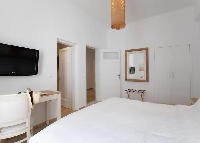 Spitarona Town House - Largest In The Center *